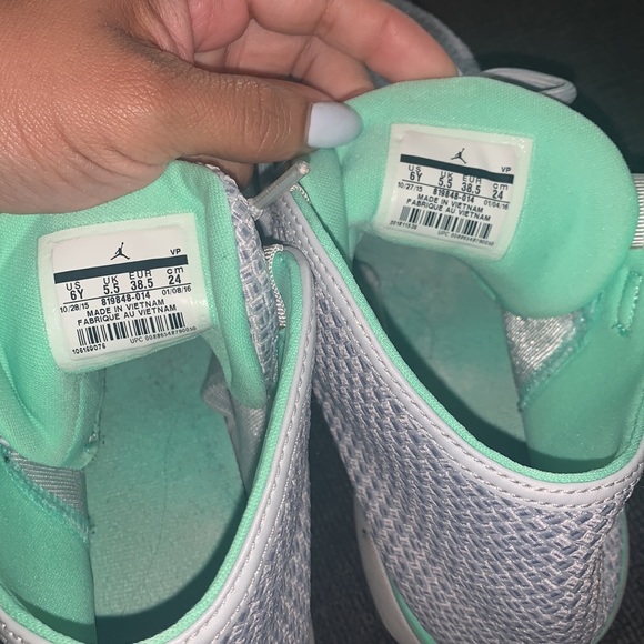 Grey Jordans - Picture 7 of 7